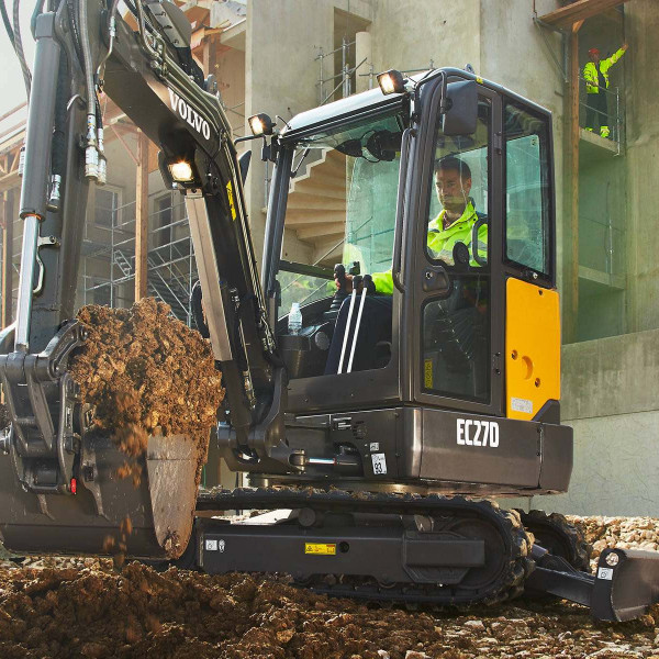 Escavatore compatto Volvo EC27D