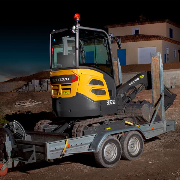 Escavatore compatto Volvo ECR25D